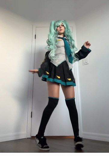 Hatsune Miku Jumpstyle Dance Application