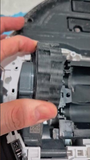 How to fix this Roborock Wheel?