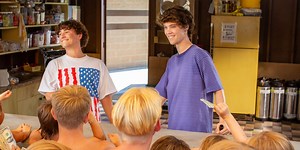 Snack Shack Review: A Weightless Coming-Of-Age Comedy That’s Hard To Care About