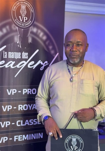 👑 VP – La marque des leaders 👔 Prêt-à-porter & Atelier de couture pour Hommes et Femmes ✨ Créations sur mesure, élégantes et adaptées à votre style. 📦 Commandes ouvertes 📞 74 33 59 05 📍 Hamdallaye ACI 2000, près de Bougie Ba VP — Porter la marque des leaders.