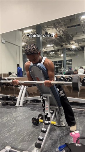 Get Bigger Arms: Spider Curls Routine for Masc Beginners