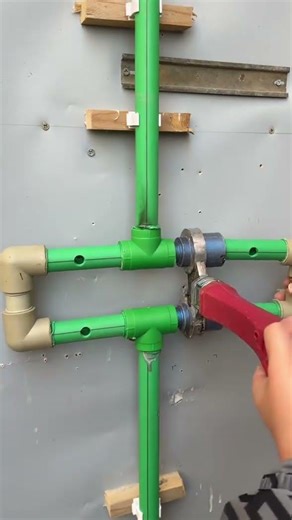 the process of creating a branch in a one-way pipe flow