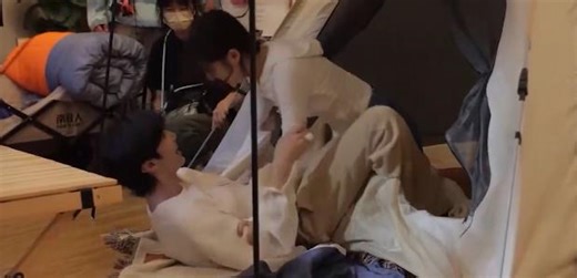 143K views · 10K reactions | BTS: Chen Zheyuan dragged Zhao Lusi into his arms. She did the same thing later #HiddenLove #ZhaoLusi and #ChenZheyuan love and heal each other. Watch【Hidden Love】on YOUKU APP https://qr.youku.com/pr?c=xaYZpfrZB0kv Enjoy your favorite show on YOUKU International Website: https://youku.tv/ #YOUKU #优酷 | Youku | Facebook