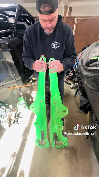 When you hold the trailing arms together - are they supposed to touch ? Asking for a friend🤣 Check out @CT Race Worx by going to the link in our bio! They’re having their biggest sale of the year RIGHT NOW and you have access to all the discounts just by using the link. Our trailing arms can’t come soon enough. These have taken a BEATING 🤦🏼‍♀️ @RX4-OffRoad #trailingarms #ctraceworx #canamx3 #offroadoutlaws #custombuild