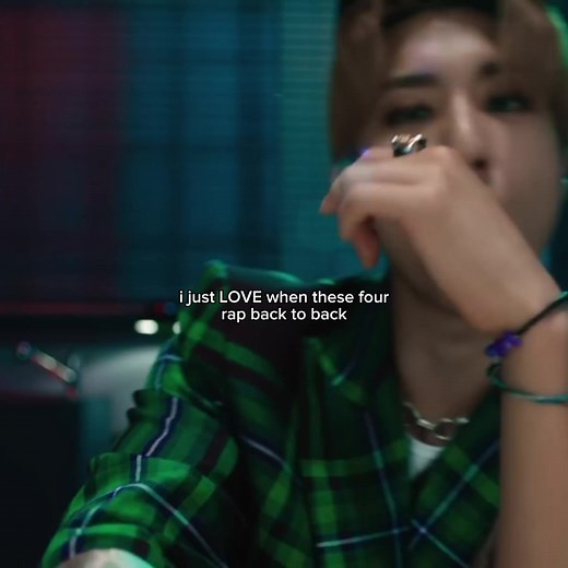 Stray Kids: 1 Minute of Epic DOMINO Rapping