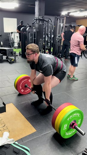 Week 5 - Deadlift (can’t read my program) - - Affiliate • - @beast_pharm - Code: Hercules10 - @lhbk_apparel - Code: Lion10 Coach • - 3dstrength Gym • - @legacymmaandfitnesssuite #worldstrongestman #strongman #strength #strengthtraining #deadlift