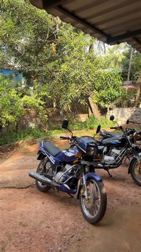 gang.coree on Instagram: "Free day with our guns😍❤️ : : : : : : : #rx100 #rx135 #rxz #splender #2stroke"