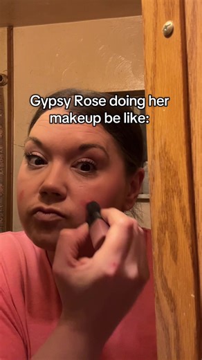 Gypsy Rose doing her makeup definitely gave me a little laugh because of the blush placement 😹 #crimetok #truecrime #gypsyrose #gypstein