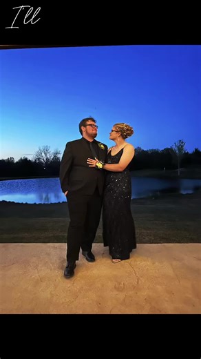 #CapCut @Braden👑 #prom #love #inlove❤️