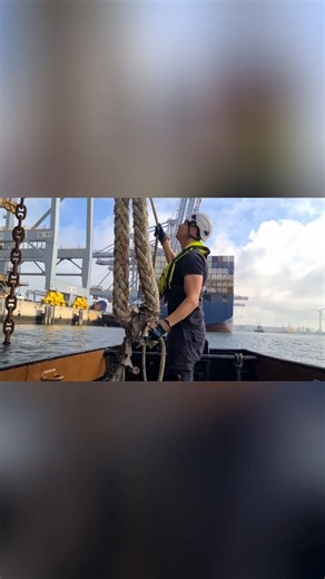 Today I’m showing how we dock the HMM Hanbada, a glimpse of real port life most people never get to see. 👉 Follow ShipChannel for daily reels of mega ships, tugboats & true port action. #ShipChannel #HMMHanbada #Docking #MegaShip #PortOperations #HarborWork #ContainerShip #Seamanship #EngineeringPower #MaritimeLife #PortOfRotterdam | ShipChannel