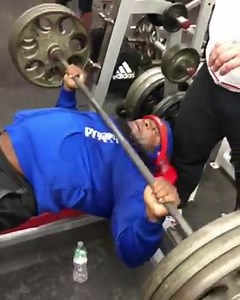 🔥GROW A BIGGER CHEST - Try These 4 Moves -> ANY Dynamik Muscle supp on SALE for $19.99 right now - dynamikmuscle.com 1️⃣INCLINE BENCH PRESS 5 Sets X 15 Reps 65% 1RM 2️⃣FLAT BENCH PRESS 5 Sets X 15 Reps 65% 1RM 3️⃣CABLE FLYS 5 Sets X 20, 15, 12, 10, 8 Reps 4️⃣DUMBBELL PULLOVERS 5 Sets X 15 Reps 65% 1RM 💥Be sure to focus on contracting and squeezing the chest. | Kai Greene