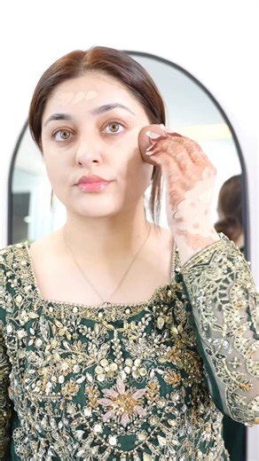 Farah Haris on Instagram: "Just posted this makeup tutorial a year later 💁🏻‍♀️💀 From my dewars #barat Wedding Guest Makeup - Baraat Makeup - Mehndi - Mayoun - Shaadi - Walima - Nikkah - Wedding Glam - Wedding Makeup - Pakistani Wedding - Indian Wedding - Pakistani Fashion #wedding #shadi #pakistaniwedding #indianwedding"