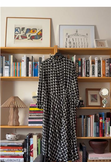 A @noo.ma blanket with the same patern as my dress #design #thrift #fyp #midcenturymodern #renovation