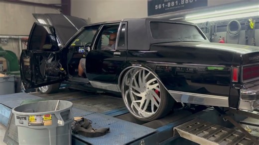 LS box Chevy on 26's on the dyno
