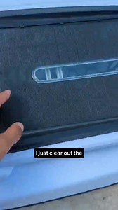 ❌ No Leaves, Pet Hair, or Pollen ✅ Effortlessly Crystal Clear Pool Betta is a solar powered robotic pool skimmer. With over 30 hours of battery with one charge, Betta keeps your pool surface clean while you spend more time relaxing | Betta