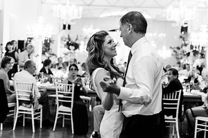 Vater-Tochter-Tanz: 53 besondere Lieder & tolle Ideen