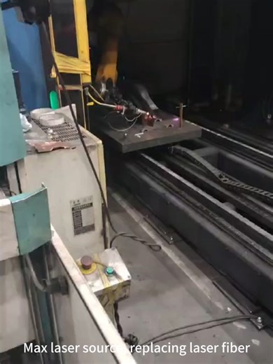 Max laser source, replacing laser fiber #CNC #lasercutting #lasercuttingmachines