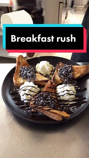 Breakfast Rush ☕️🙌🏻 #urbancafetahiti #breakfast #brunch #coffee #papeete #tahiti #frenchpolynesia #cafe #restaurantlife