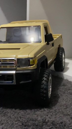 Exploring RC Toyota Land Cruiser 79 Series Builds