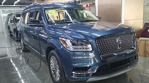 美国大队长林肯领航员领袖一号，超大越野蓝牌SUV高顶全隔断断