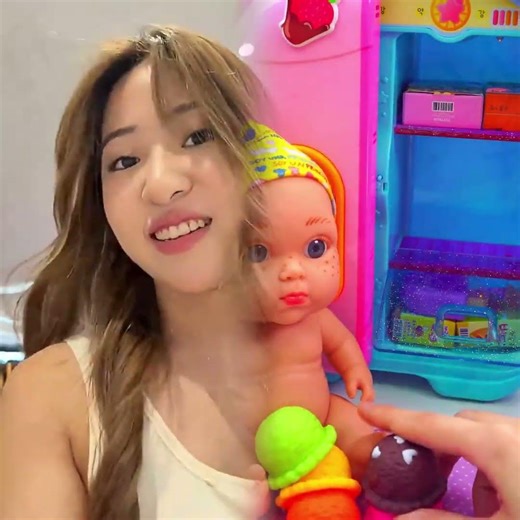 Wkwkwkw okay, that means his face is grumpy in public😂 #enricovirly