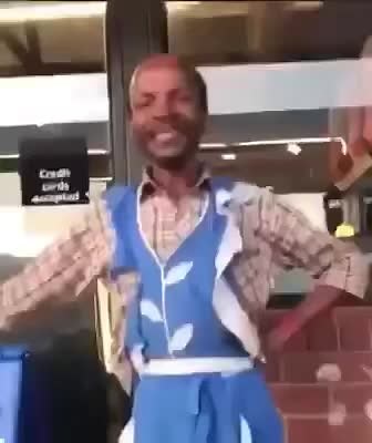 Engaging Retail Experience with Hands-On Demonstrations