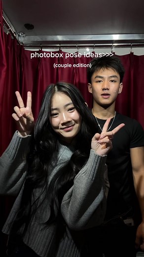 couple pose ideas for your next photobox date ♡ our love birds @KOTENSSS & @vioo 🖤 #photoboxjogja #photoboothjogja #poseideas #dateideas #jogja24jam