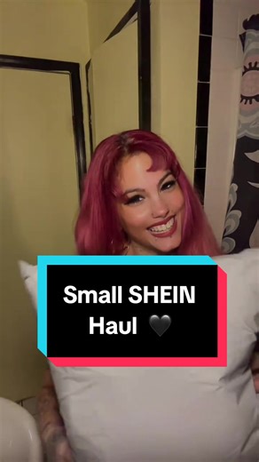 ItalianRicanSassyBonita 🦋🌹 (@xforeverbubbly)’s video of SHEIN Leather Jacket