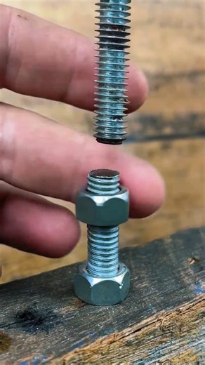 স্ক্রু বানানোর আসল প্রক্রিয়া দেখুন 😱 Screw Making Process #shorts