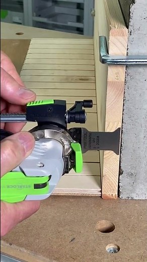 Precisely defined plunge cuts with the Festool OSC 18 #shorts