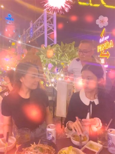 Thương Real chúc một năm mới bình an, may mắn và gạt hái nhiều thành công. #thuongreal