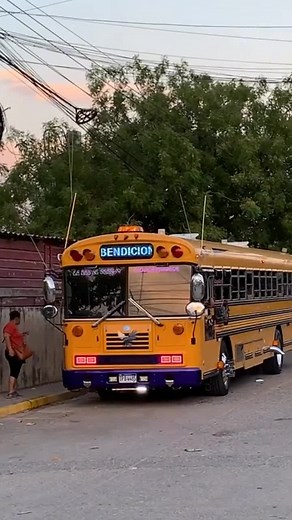 Buses De Honduras 🇭🇳🇭🇳📸🔥 Show De Luces 🤩🔥🚨 #buses #busestuninghn🔰 #busestuninghnd😎 #busesdehonduras🇭🇳🇭🇳 #frow #luces #musica #ciudad #honduras🇭🇳❤ #504🇭🇳❤️ #honduras🇭🇳 #504🇭🇳🔥🔥viral #usenesteaudio