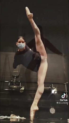 [tiktok]ガン見必須 美女 割れ目