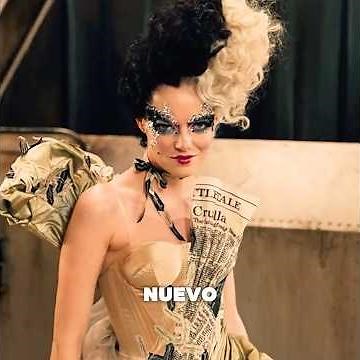 La mujer eclipsó al icono de la moda con cuatro desfiles.#shorts #yxy51201hbmnkyl