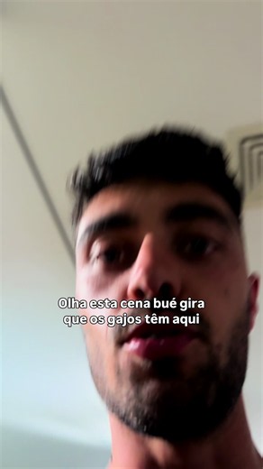 Tudo me encanta nas nossas ilhas, foi o ananás nos Açores agora a Banana na Madeira Resumidamente: • Existem diferentes variedades de banana da Madeira • A banana muda de sabor e tamanho conforme a altitude (acho eu😅) •Depois do Ronaldo e do Alberto João a Banana é a mais famosa da ilha