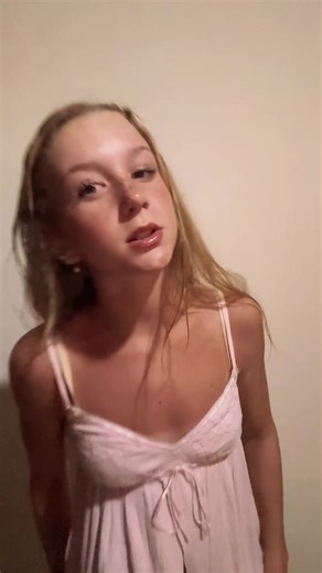 Dance Tutorial for TikTok: Swing Your Hips
