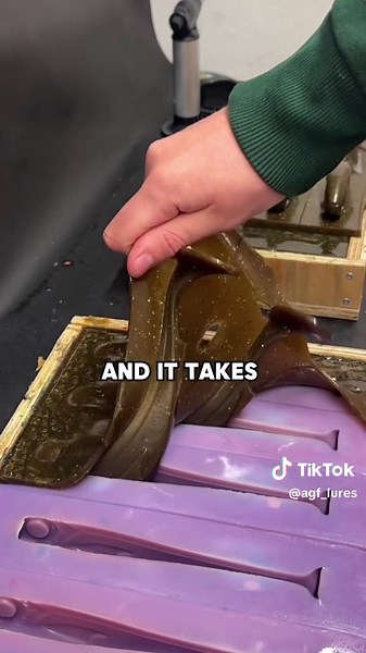 Limited Edition Golden Ruby Fishing Lure - Shimmering Bait for Pike, Bass, and Musky