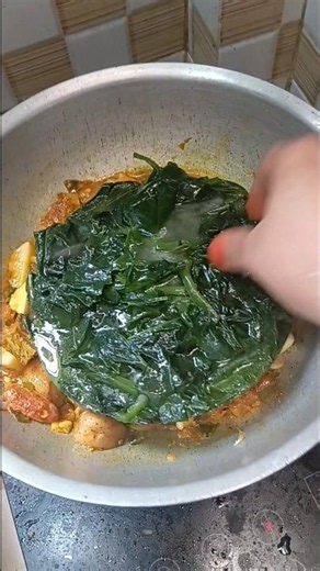 What on Earth did the helper put in the curry? #food #viralvideo #cooking #cookingideas #recipe #...