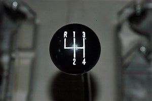 How to Identify a Muncie Four Speed