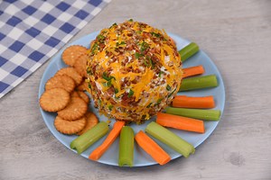 Cheese Ball: the impressive party appetizer recipe for making bacon cheese ball