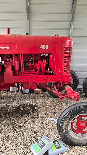 1956 Farmall 400 Ready for Action #farmallfanatic #farmall #farmalltractors #redpower #international #farmliferedpower | Farmall Farm