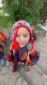 The beautiful people of the Peruvian Andes. 😍 Book your the complete experience with our ALL-INCLUSIVE service. ✈️👨🏻‍💻 . . . . . . . . . . . . #beautifulview #peru #children #peace #travelexperience #trip #visit #magicmoments #experience #travelagent #tours #town #cusco | Explora el Perú