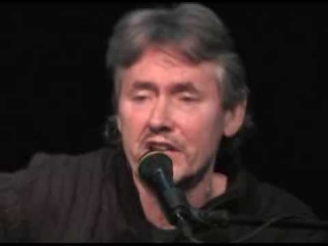 Danny Ellis sings "800" Voices