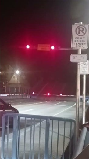 red drawbridge Signal traffic lights