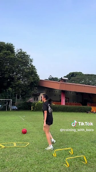 Full training session with Alysa . . #trainingwithboro #twbpersonaltraining #twbsoccerperformance #twbprivatesoccer #twbkuy