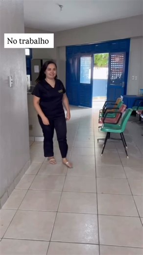 ℳ𝒶́𝓇𝒸𝒾𝒶 𝒸𝓇𝒾𝓈𝓉𝒾𝓃𝒶 🩺 on Instagram: "No trabalho X Na confraternização ✨"