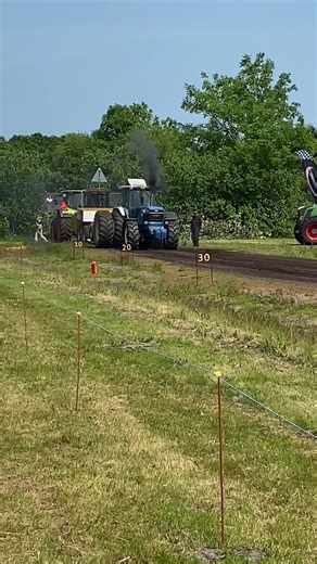 Smølfen trækker full pull#traktor#blue#strong#pull