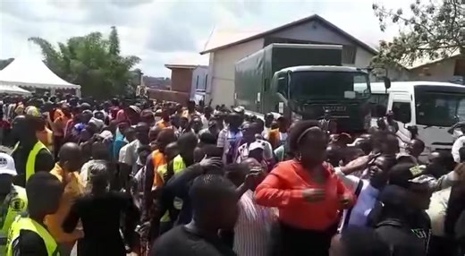 4.4K views · 156 reactions | Thousands of Gen @mkainerugaba supporters @MKARMY_ line up to elected they Commanders. | Barugahara Balaam Ateenyi | Facebook