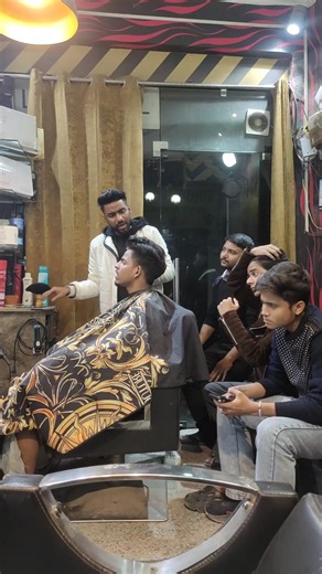 4.1M views · 44K reactions | Kya background hai  #futurefun11 #facebookreelsviral #trendingreels #shortsvideos #comedy #facebookreel #videograms #funnyvideos #music #picturechallenge | Asif Khan | Facebook