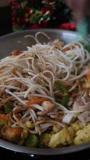 150K views · 8K reactions | Chicken Chowmein Ingredients: 1/2 cup...